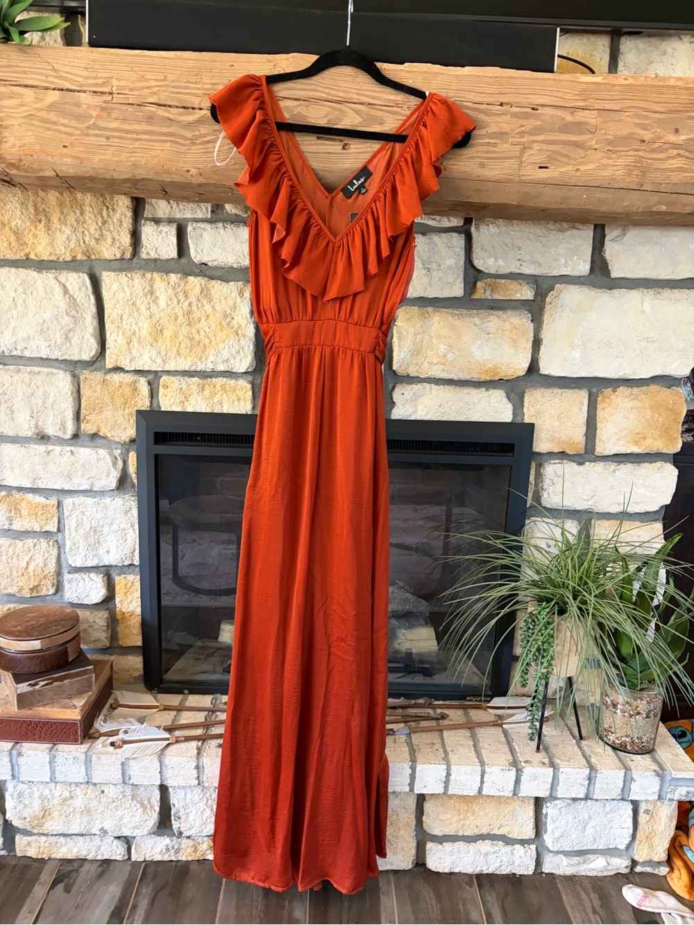 Lulus Ruffled V-Neck Maxi jumpsuit in Rust - zipper sticks!! have to work it. L